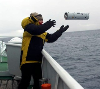whales-sonar-buoy-being-deployed-overboard